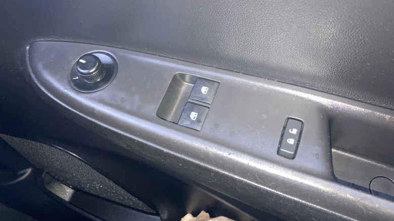 Vauxhall Viva 1.0 [73] SE 5dr [A/C] Petrol Hatchback